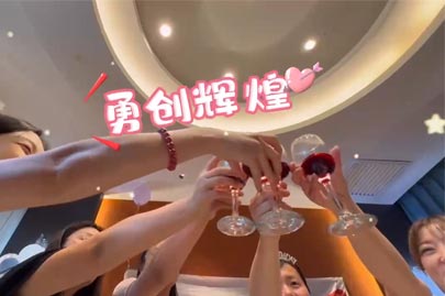 河南賽諾威部門聚餐，提高凝聚力，預(yù)祝聚丙烯酰胺大賣！